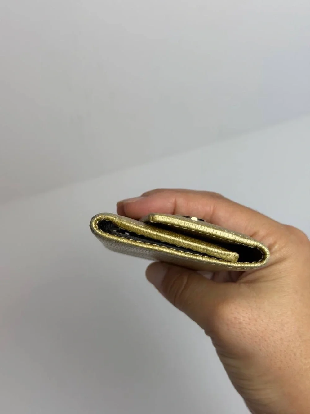 Gucci Metallic Gold Leather Key Holder Case